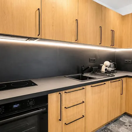 Park 1br W/yard & Heated Mineral Pool 아파트 바르나